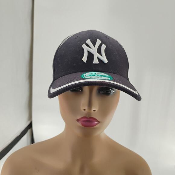 New York Yankees MLB Twins Enterprise Embossed Strapback Hat Vintage - Picture 2 of 11
